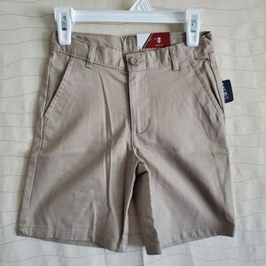 NEW Izod Youth Khaki Natural Stretch Flat Front Shorts Size 7 Regular
